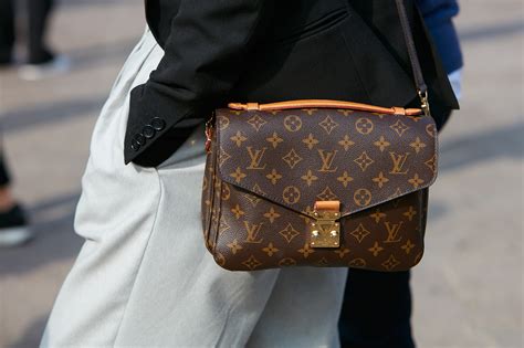 louis vuitton customer services|louis vuitton uk phone number.